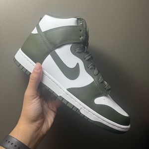 Size 9.5 - Nike Dunk High Cargo Khaki Men's Sneakers